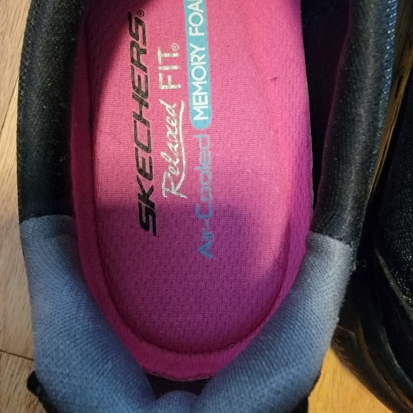 Skechers walking shoes - Picture 6 of 8